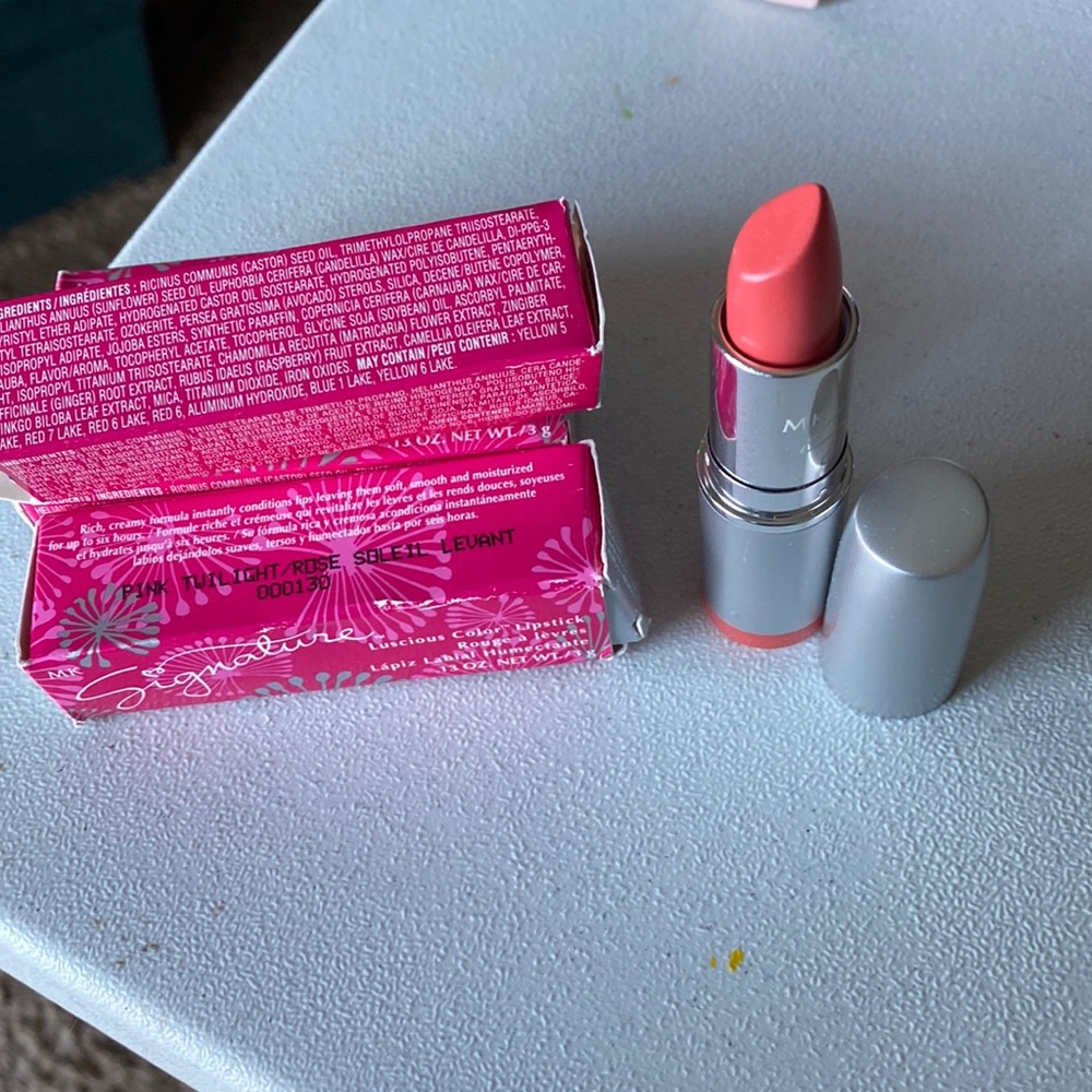 COPY - New Mary Kay Lucious Color Lipstick - Pink Twilight